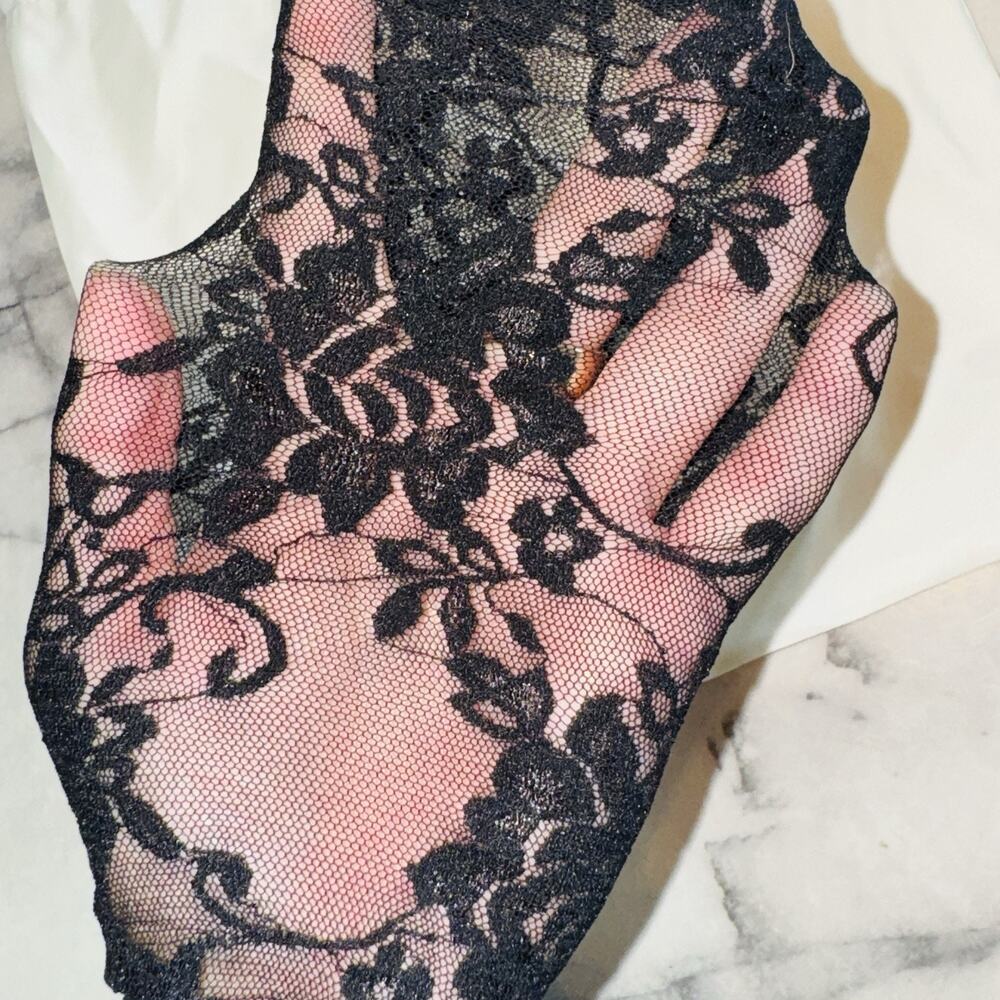 NEW 100%Auth Gucci Women's Black Floral Lace Tights Logo Waistband S 536458 1000 - Picture 5 of 8